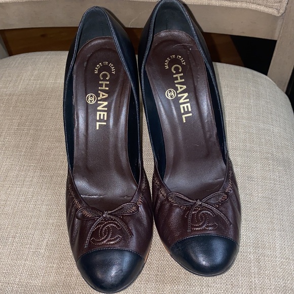 Authentic Chanel pumps size 8.5 - Picture 2 of 14
